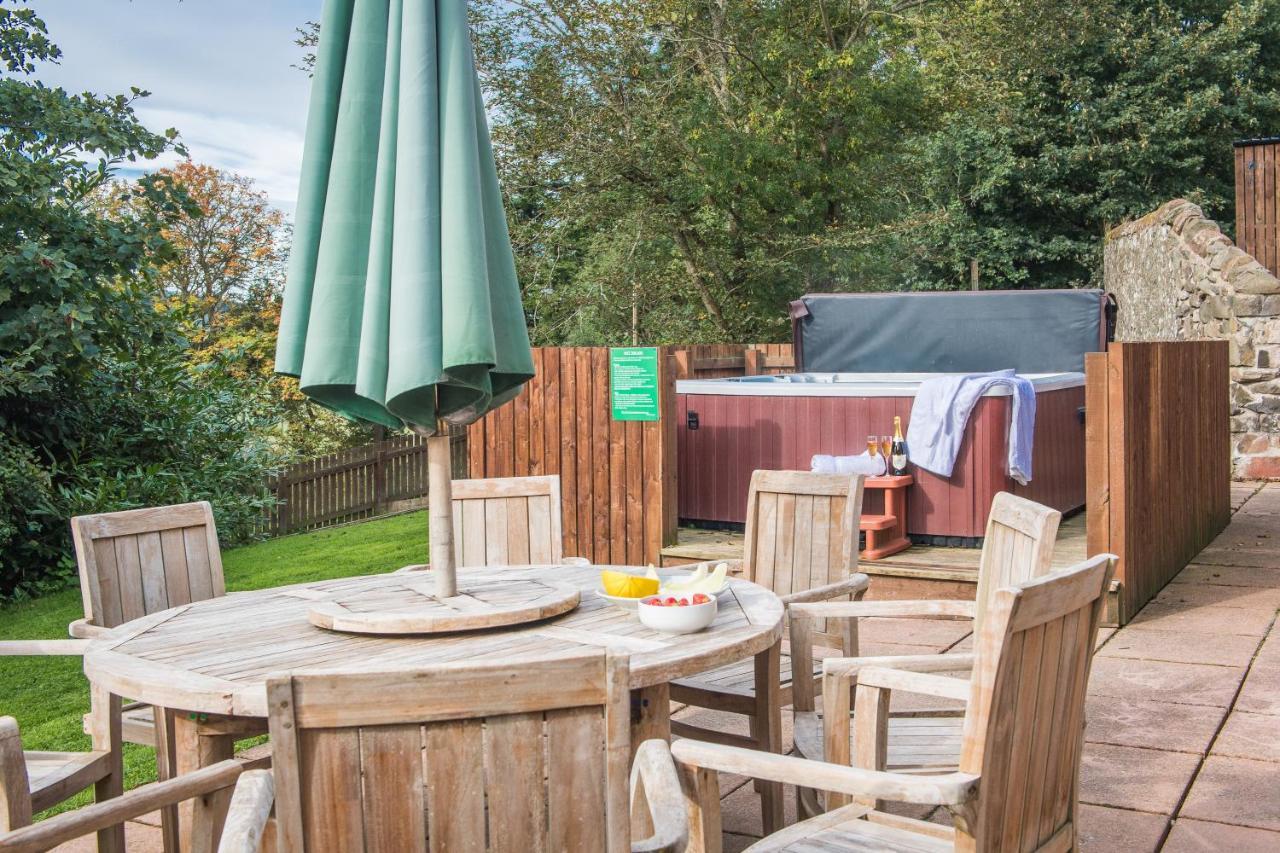 Вилла The Granary With Hot Tub Forgandenny Экстерьер фото